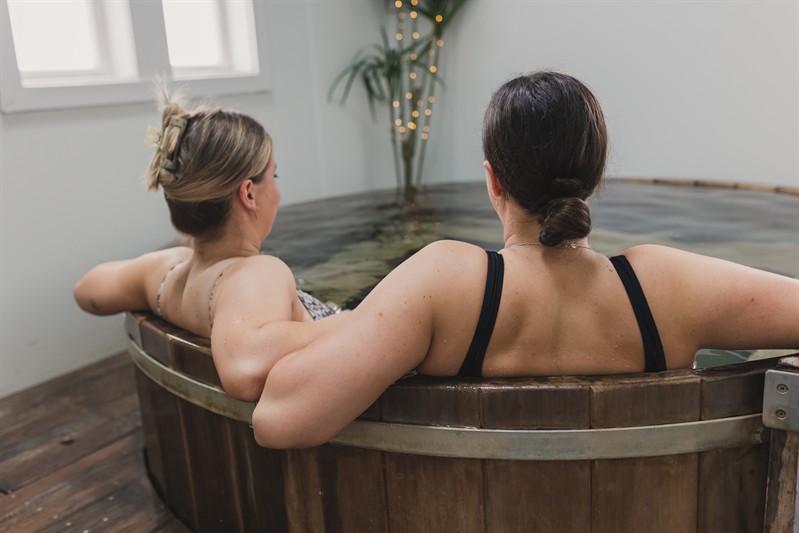 60 Minute Cedar Spa - 4-6 person
